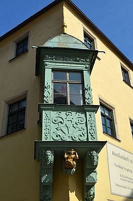 Fassaden gucken in der Pirnaer Altstadt - 90 Prozent aller Häuser sind hier saniert. - © Thessa Wolf