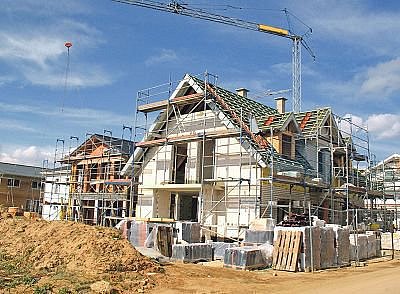 Damit der Bau des Hauses nicht in der Rohbauphase stecken bleibt, ist eine gute Planung wichtig. - © pics - Fotolia.com