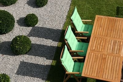 Wertvolle Gartenmöbel sollten bei Abwesenheit der Hausbesitzer immer gut gesichert werden. - © djd/Neckermann Versicherungen