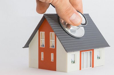Vor dem Immobilienverkauf steht das Gutachten. - © stockpics - Fotolia.com