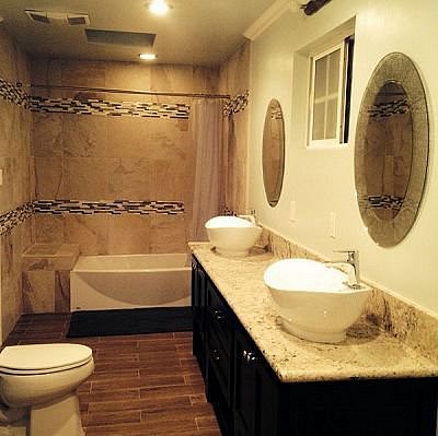 Kleine Badezimmer geschickt eingerichtet, bieten genügend Platz. - © Warren Mae / Los Angeles