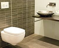 Ein Hänge-WC bietet in puncto Aussehen und Hygiene viele Vorteile gegenüber einem herkömmlichen Stand-WC. - © flashpics - Fotolia.com
