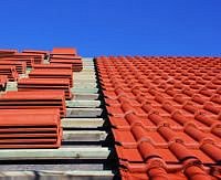 Ein abgedecktes Dach sollte schnellstmöglich wieder eingedeckt werden. - © WoGi - Fotolia.com